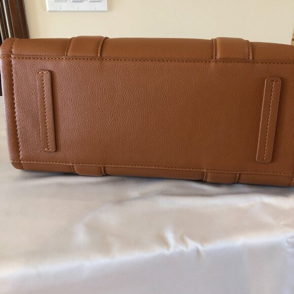 Marc Jacobs Size MEDUIM Leather Tote Bag - Picture 7 of 10